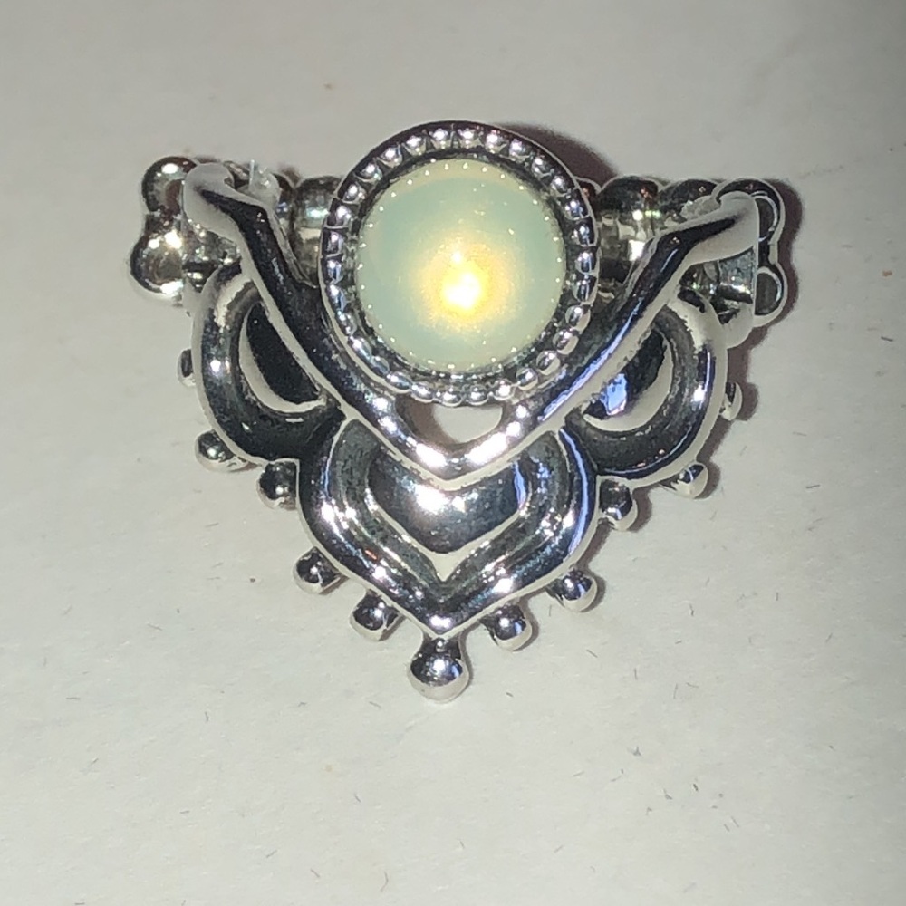 Silver Tone Opalescent Yellow Green Center Boho Statement Ring